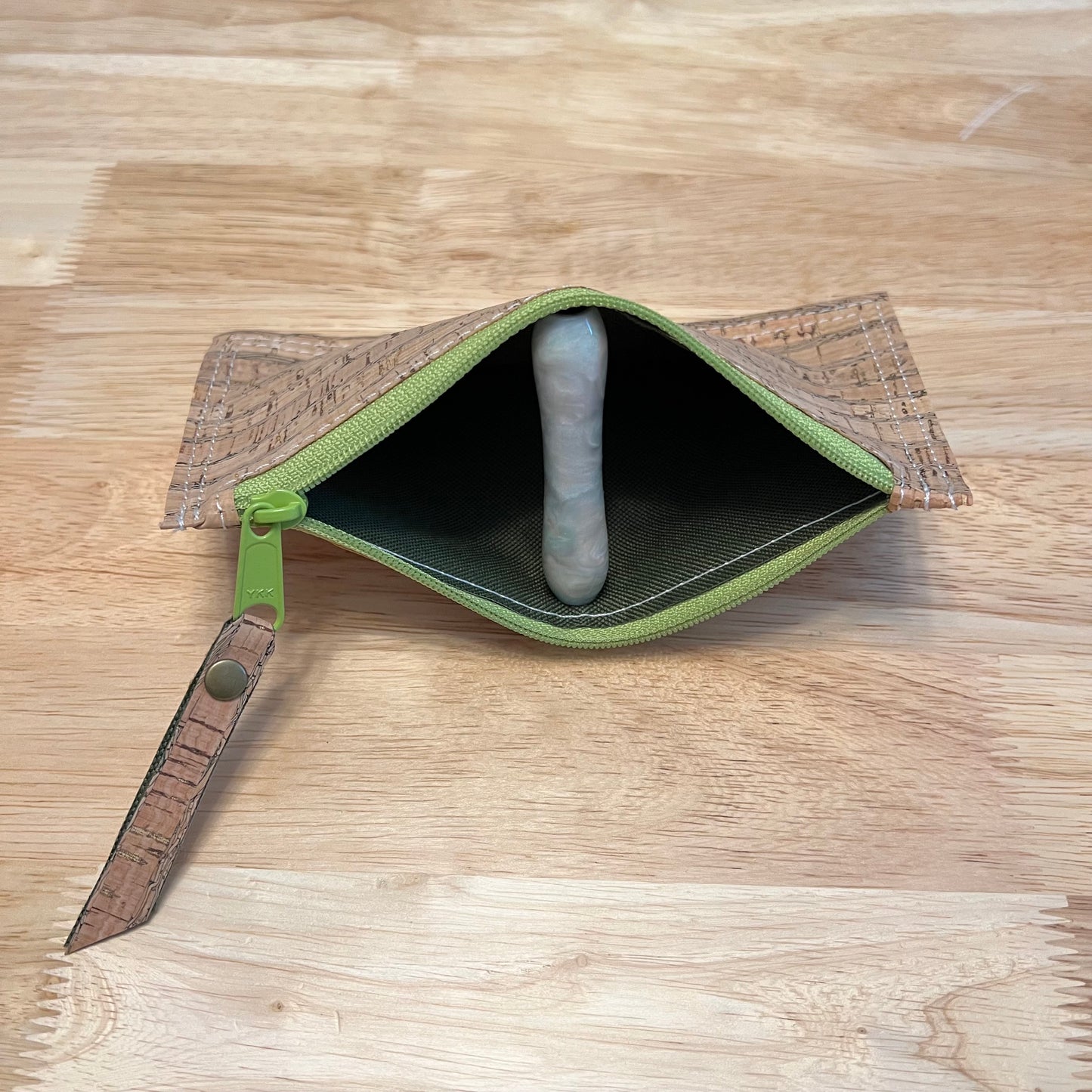 Edge Pouch - Natural Cork/Olive