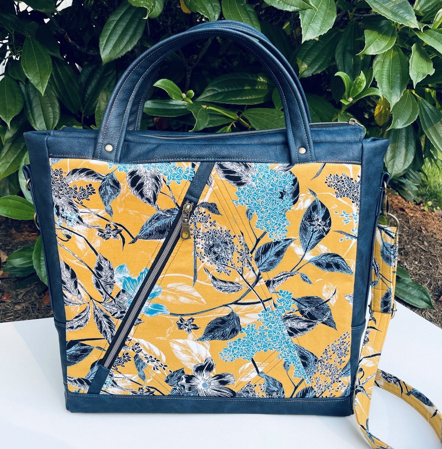 PDF Pattern and Video Tutorial - Compass Business Bag by KMGhandmade